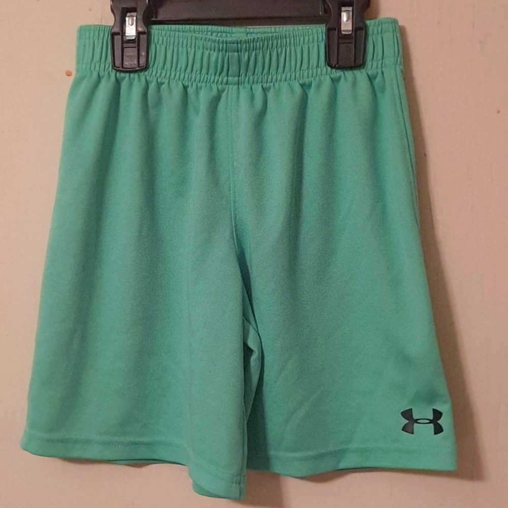 Is Under Armour boy's short size 7